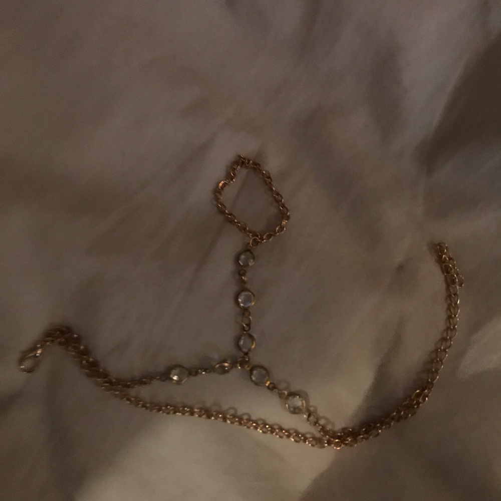 Hand jewelry
